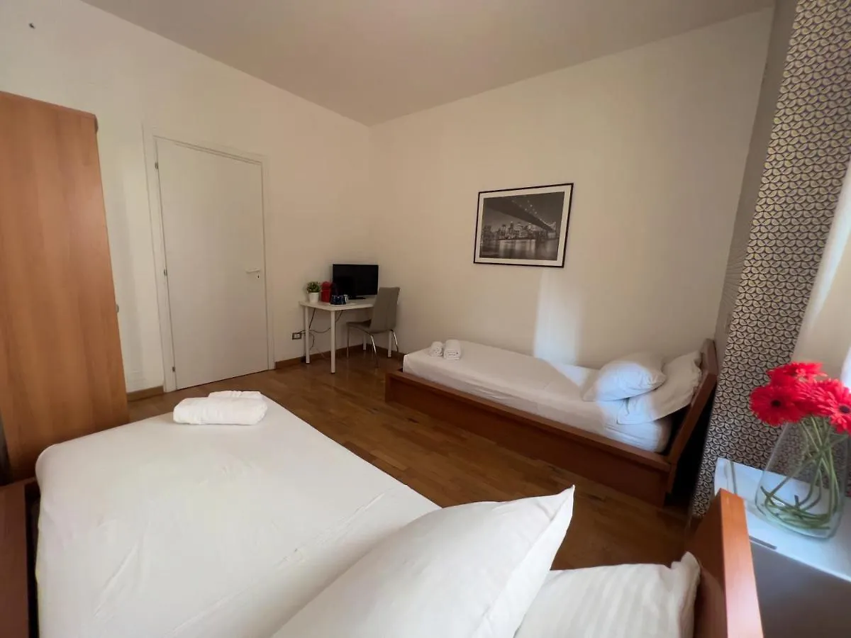B&B Civico 40 Milano 2*,  Italia